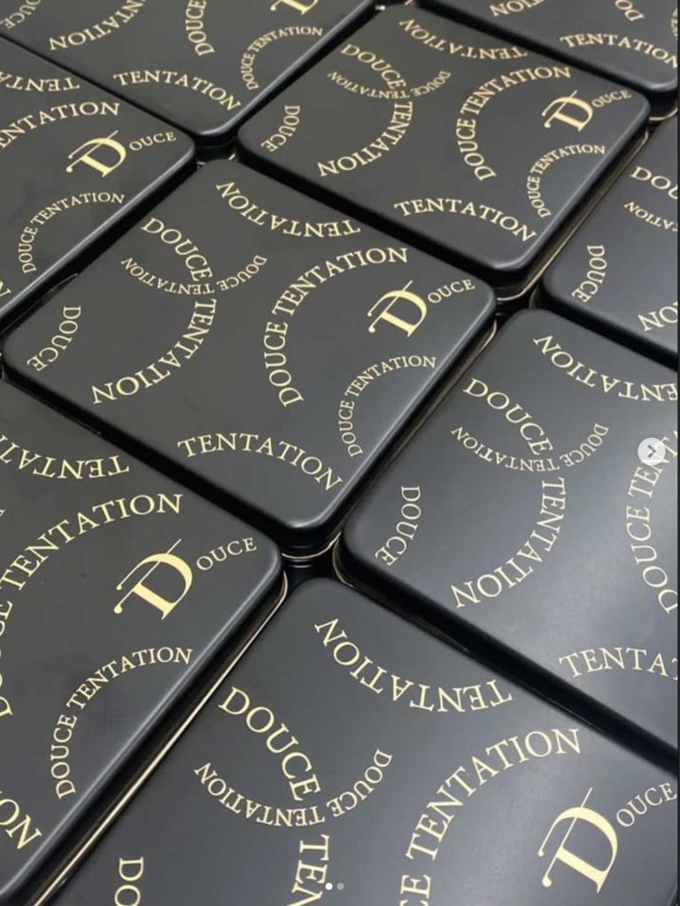 DOUCE TENTATION クリスマスクッキー缶2025